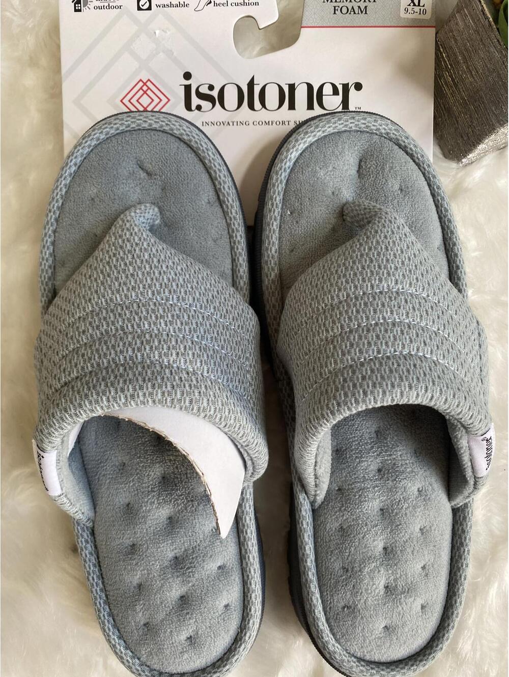 Isotoner woman Memory Foam Toe-Post Slippers XL Size 9.5-10 Gray